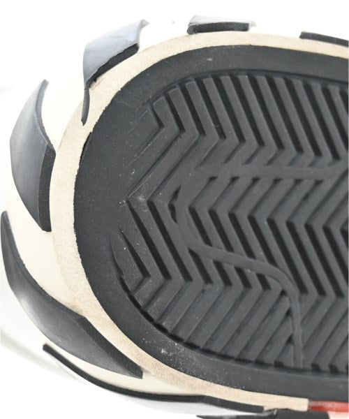 OFF-WHITE รองเท้าผ้าใบ