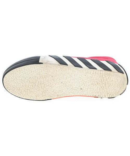 OFF-WHITE รองเท้าผ้าใบ
