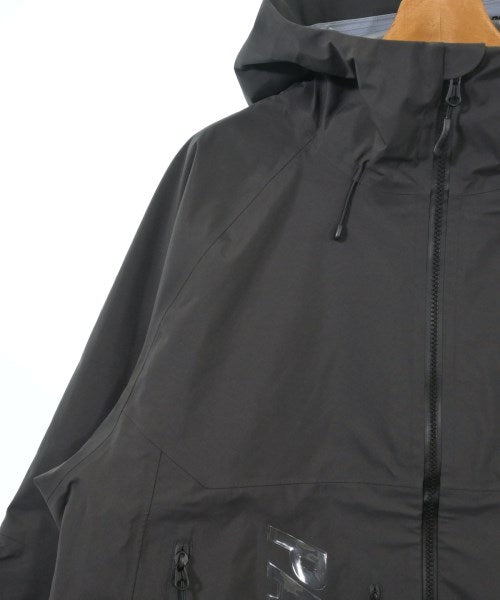 PALACE เสื้อพาร์กาภูเขา