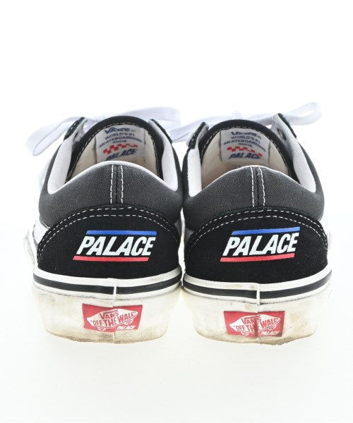 PALACE รองเท้าผ้าใบ