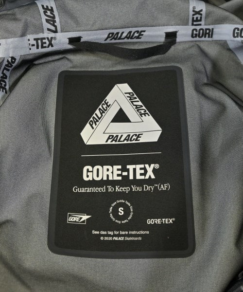 PALACE เสื้อพาร์กาภูเขา