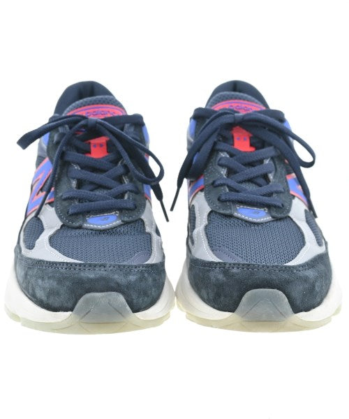 KITH รองเท้าผ้าใบ