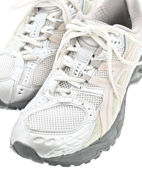 KITH รองเท้าผ้าใบ
