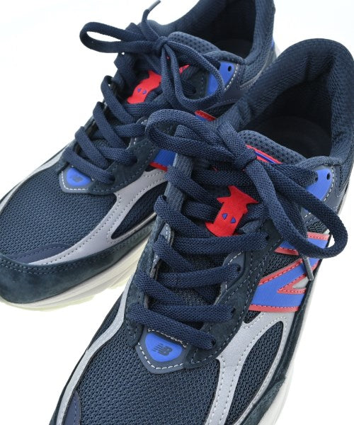 KITH รองเท้าผ้าใบ