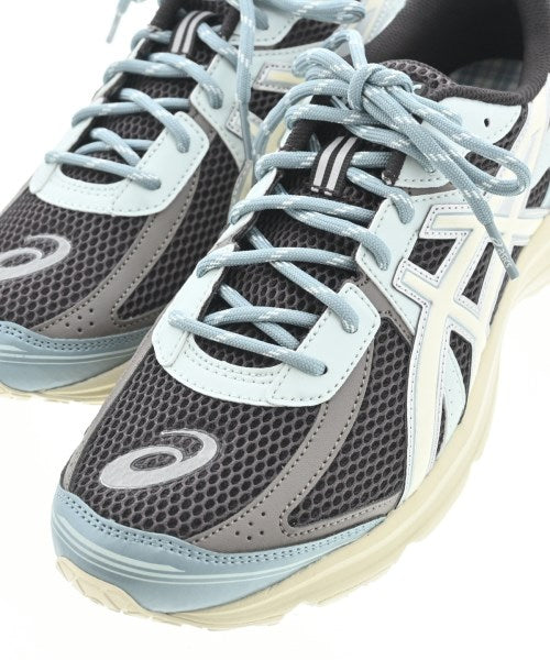 KITH รองเท้าผ้าใบ