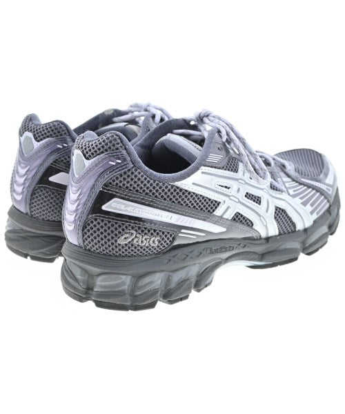 KITH รองเท้าผ้าใบ