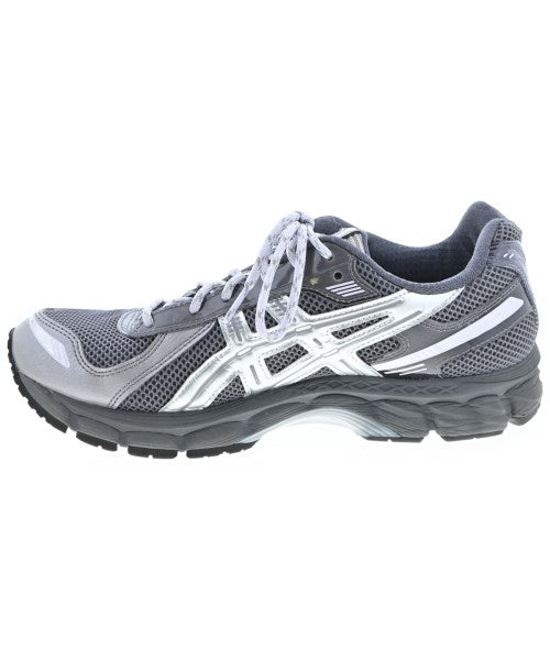 KITH รองเท้าผ้าใบ