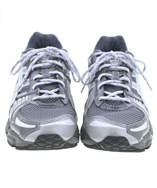 KITH รองเท้าผ้าใบ