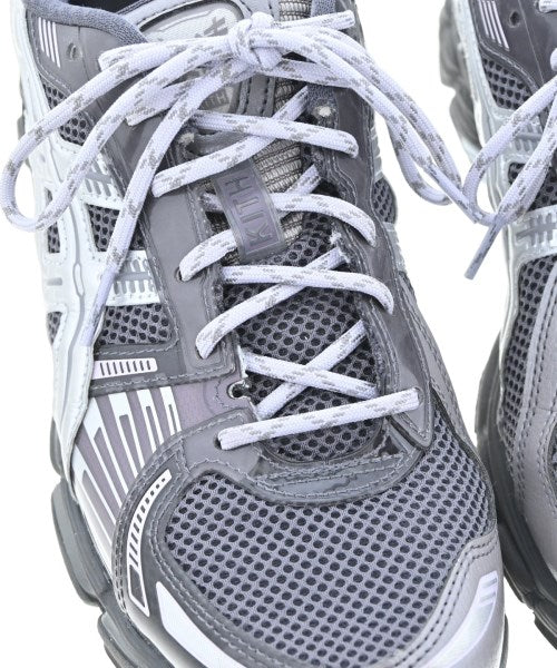 KITH รองเท้าผ้าใบ