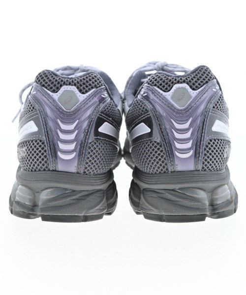 KITH รองเท้าผ้าใบ