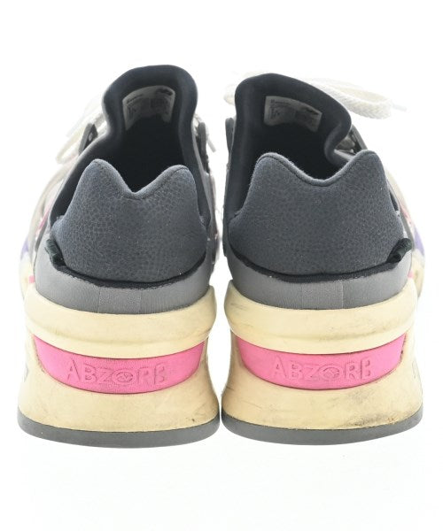KITH รองเท้าผ้าใบ