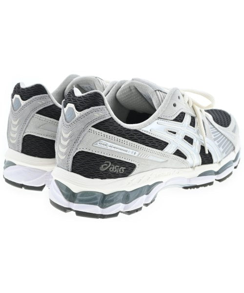 KITH รองเท้าผ้าใบ