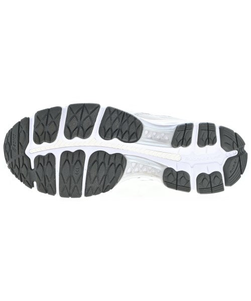 KITH รองเท้าผ้าใบ