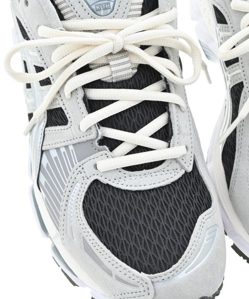KITH รองเท้าผ้าใบ