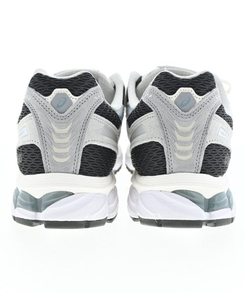 KITH รองเท้าผ้าใบ