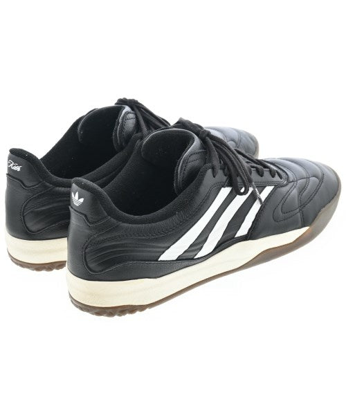 KITH รองเท้าผ้าใบ