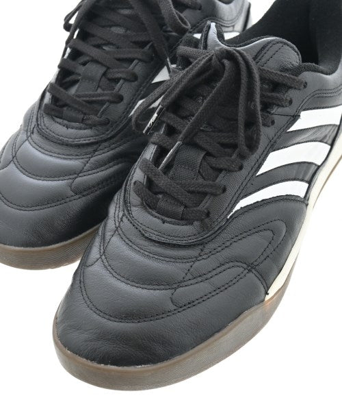 KITH รองเท้าผ้าใบ