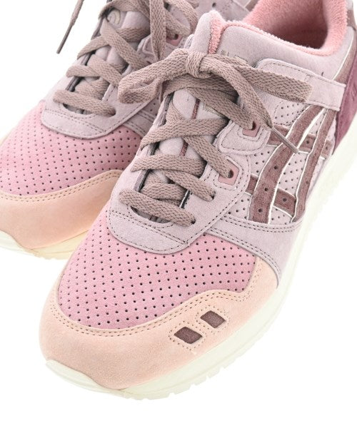 KITH รองเท้าผ้าใบ