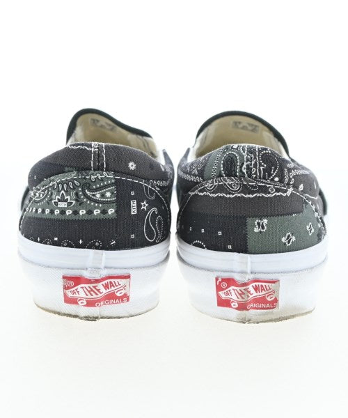 KITH รองเท้าผ้าใบ