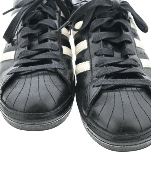 KITH รองเท้าผ้าใบ