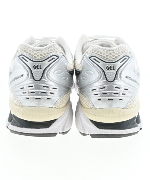 KITH รองเท้าผ้าใบ