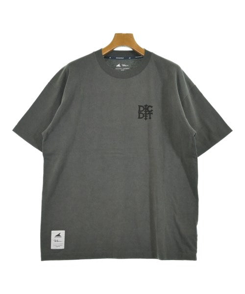 DESCENDANT เสื้อยืด/เสื้อท็อปส์