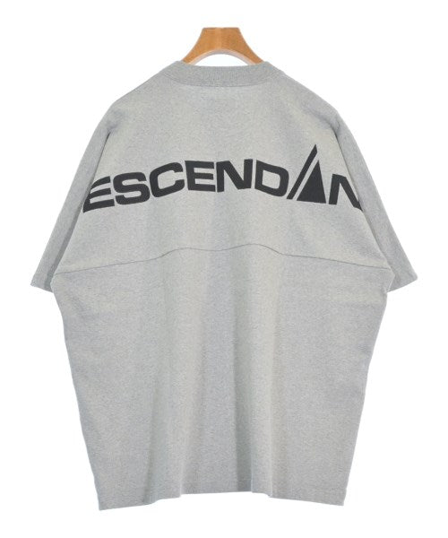 DESCENDANT เสื้อยืด/เสื้อท็อปส์