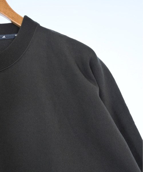 DESCENDANT เสื้อยืด/เสื้อท็อปส์