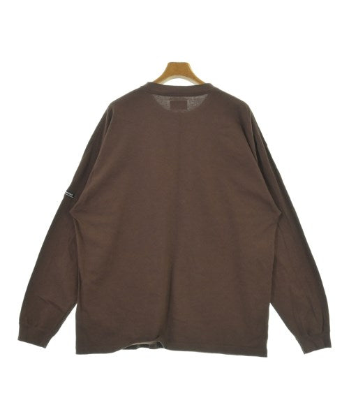 DESCENDANT เสื้อยืด/เสื้อท็อปส์