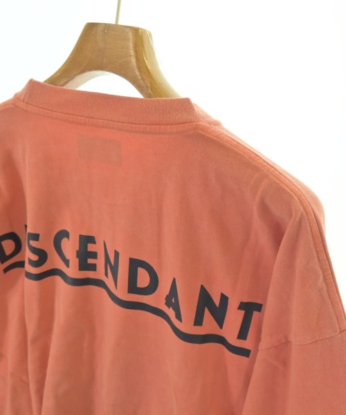 DESCENDANT เสื้อยืด/เสื้อท็อปส์