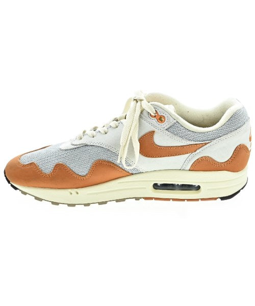 Patta รองเท้าผ้าใบ