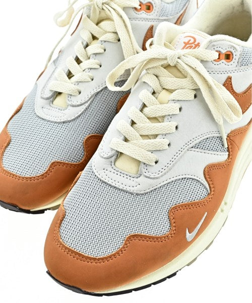Patta รองเท้าผ้าใบ