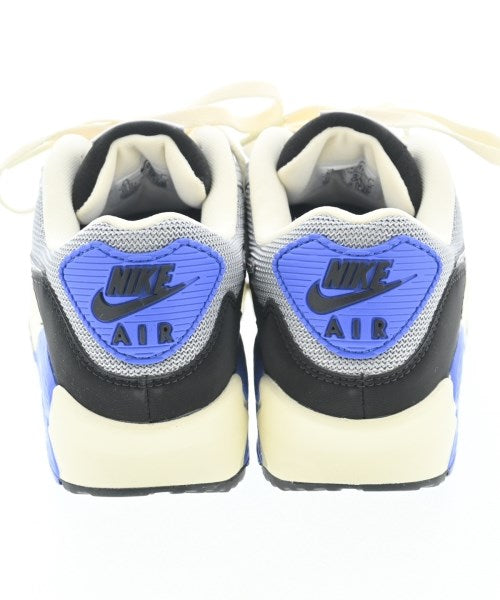 Patta รองเท้าผ้าใบ