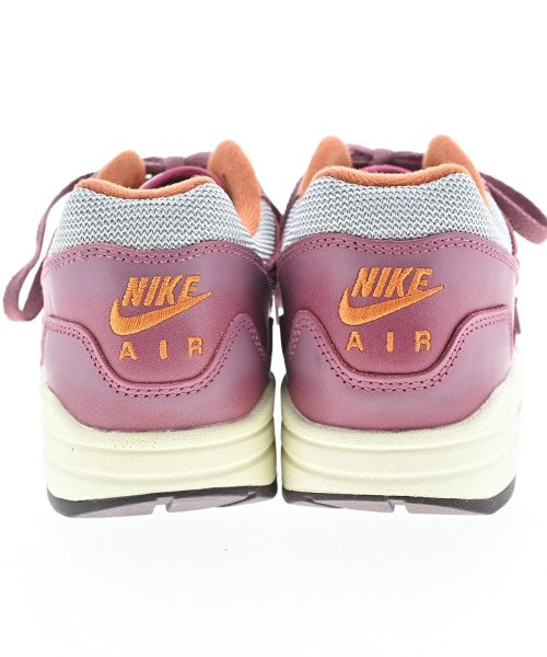 Patta รองเท้าผ้าใบ