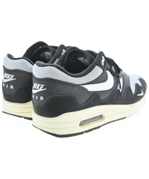 Patta รองเท้าผ้าใบ
