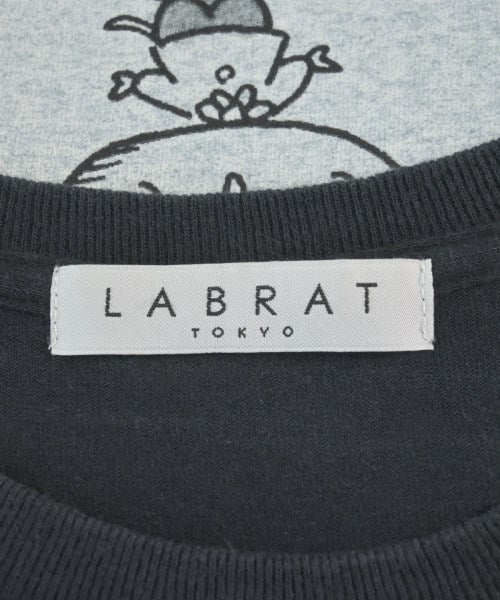 LABRAT เสื้อยืด/เสื้อท็อปส์
