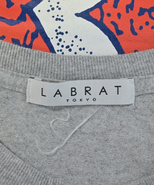 LABRAT เสื้อยืด/เสื้อท็อปส์