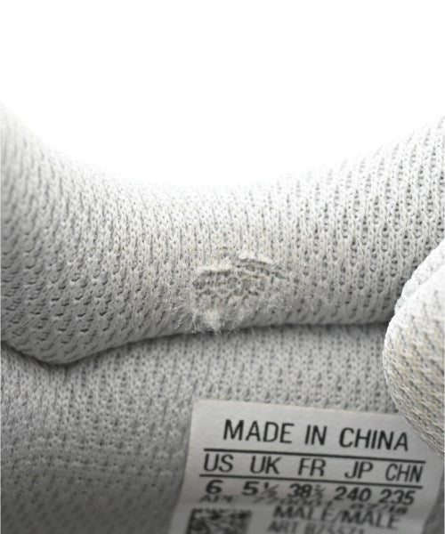 yeezy รองเท้าผ้าใบ