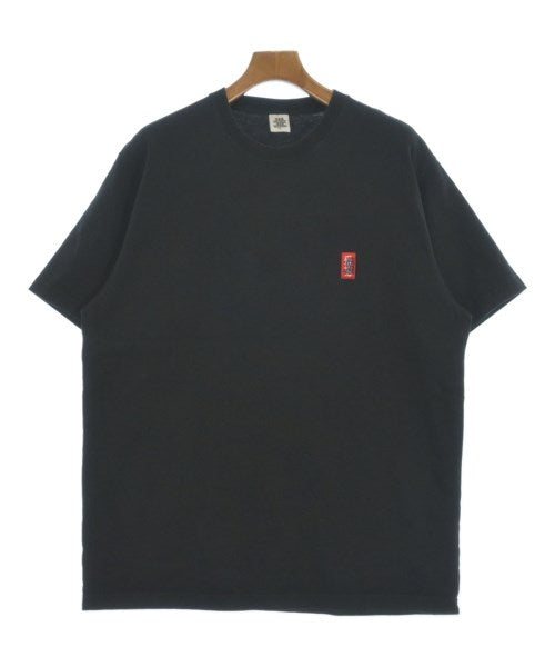 BLACK EYE PATCH เสื้อยืด/เสื้อท็อปส์