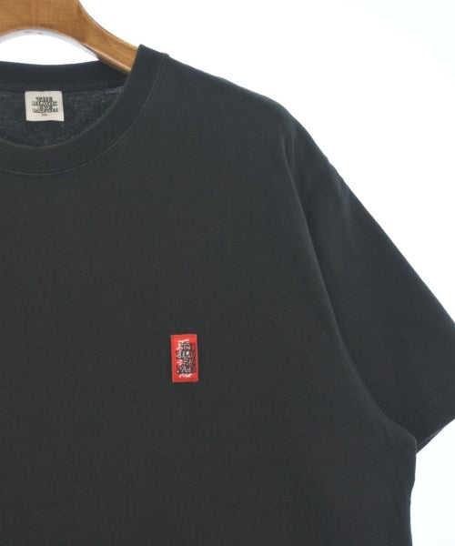 BLACK EYE PATCH เสื้อยืด/เสื้อท็อปส์