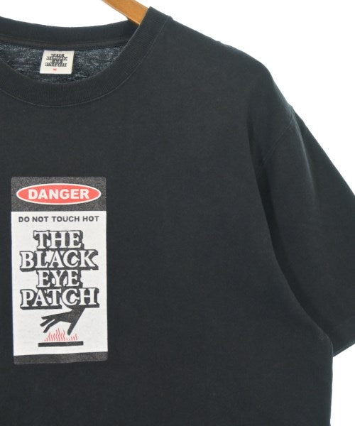 BLACK EYE PATCH เสื้อยืด/เสื้อท็อปส์