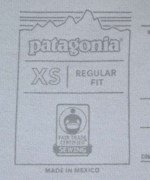 patagonia เสื้อยืด/เสื้อท็อปส์