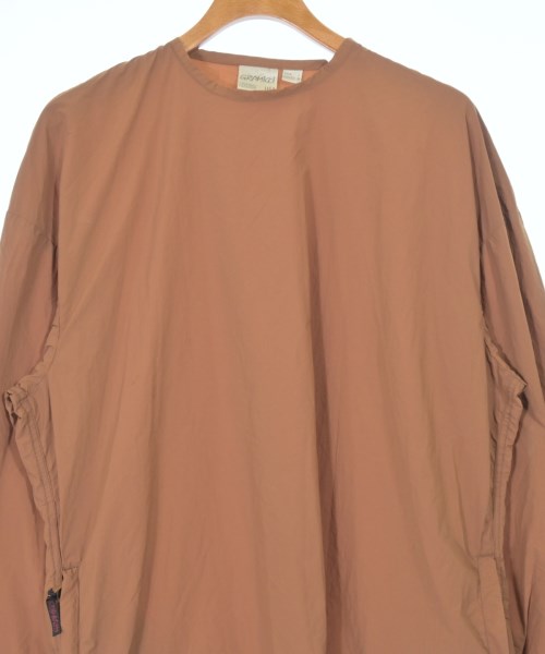 GRAMICCI เสื้อยืด/เสื้อท็อปส์