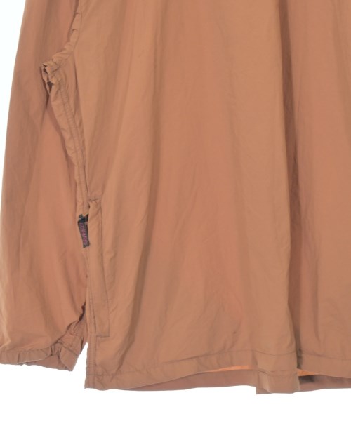 GRAMICCI เสื้อยืด/เสื้อท็อปส์