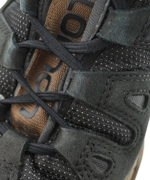 Salomon รองเท้าผ้าใบ