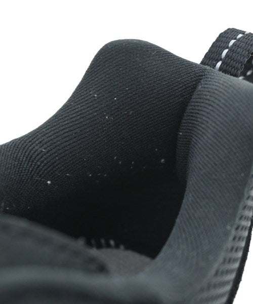 Salomon รองเท้าผ้าใบ