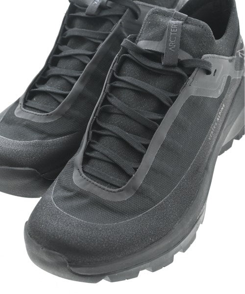 ARC'TERYX รองเท้าผ้าใบ