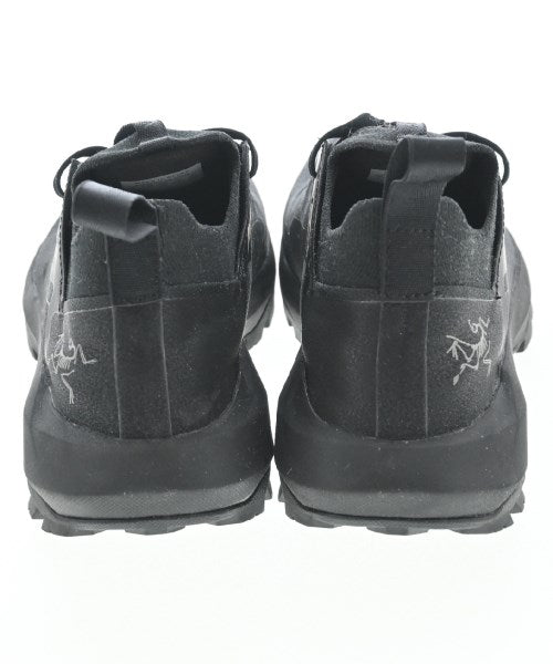 ARC'TERYX รองเท้าผ้าใบ