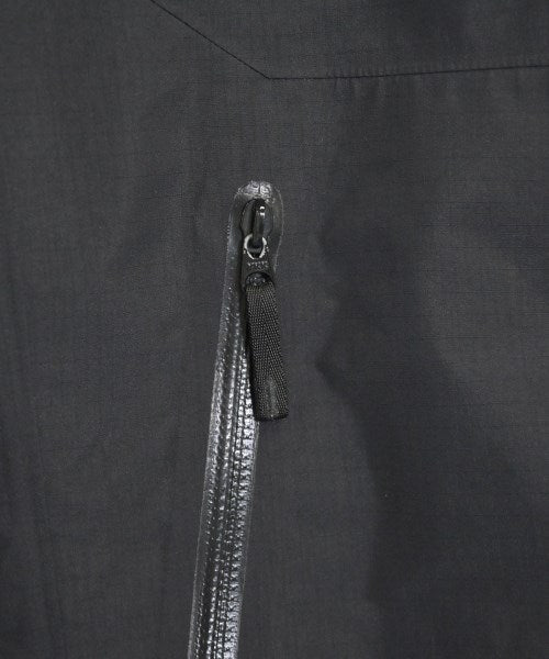 ARC'TERYX เสื้อพาร์กาภูเขา
