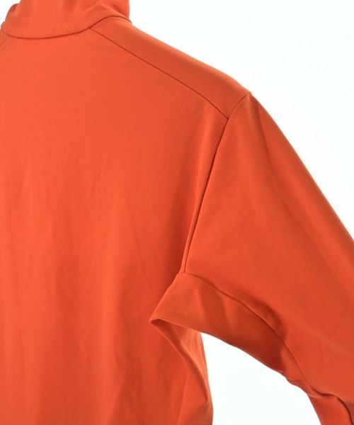 ARC'TERYX เสื้อยืด/เสื้อท็อปส์